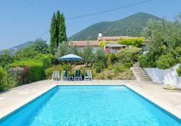 Ferienhaus mit Pool n�rdl. Avignon