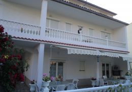 Ferienhaus mit zwei Ferienwohnungen
