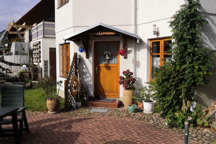 Eingangsbereich mit Terrasse der Fewo