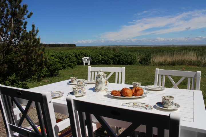 Blick von der Terrasse auf das Wattenmeer