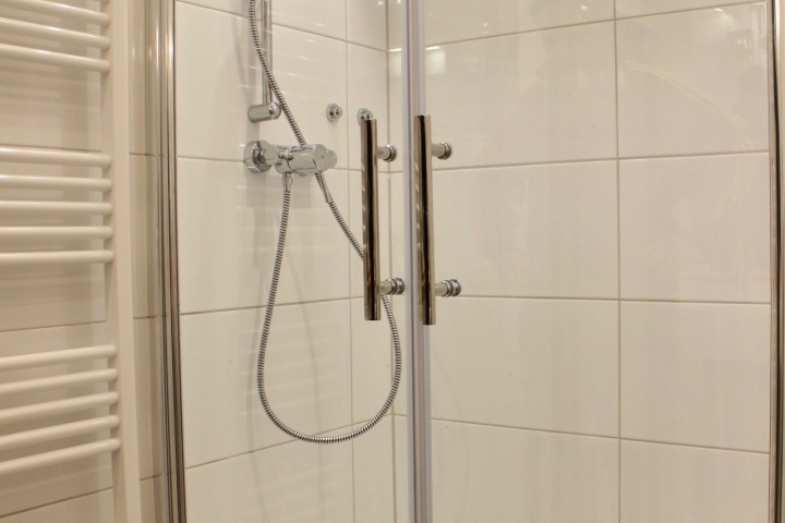 Bad mit Dusche III