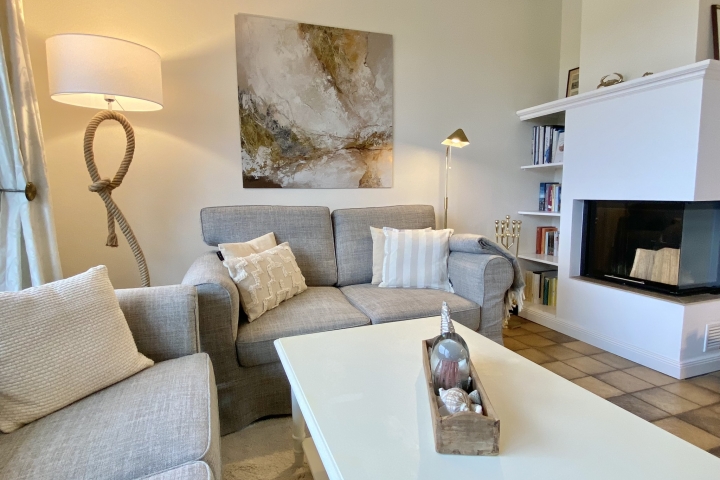 Sofa am Kamin EG