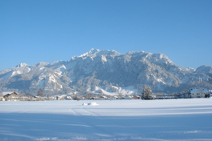 Unser Hausberg - der Tegelberg, nur 5 Min. entfernt!