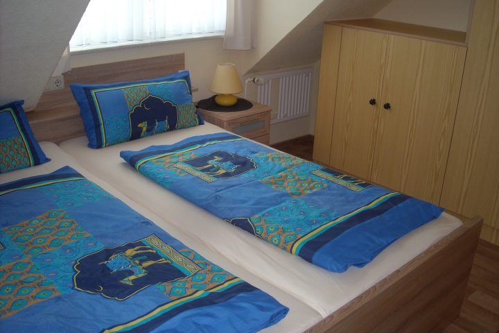 Schlafzimmer Typ B mit Doppelbett