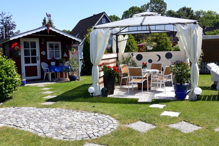 Pavillon (Sitzplatz für Wohnung Typ C)