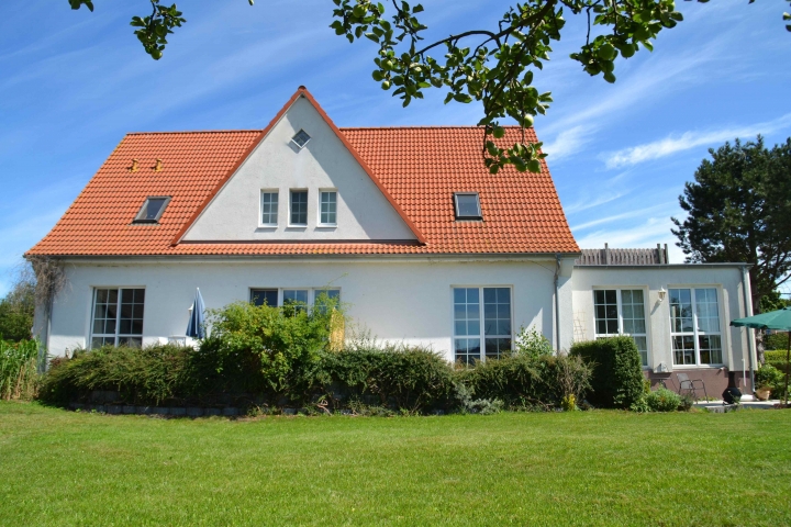 Terrasse vor Wohn- und Schlafzimmer