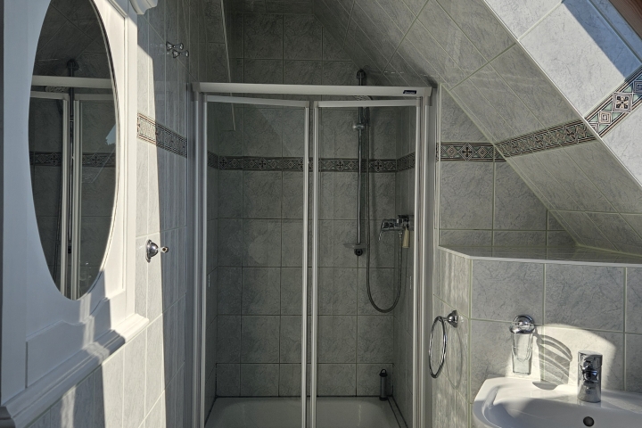 Bad mit Dusche