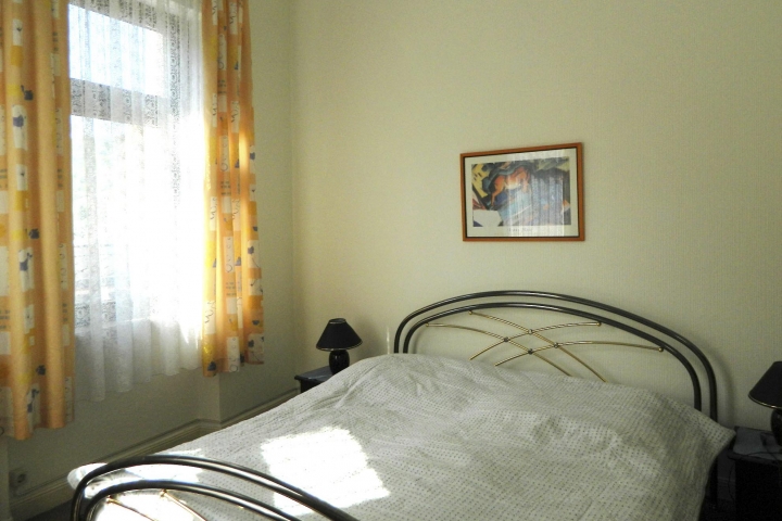 Das kleine Doppelschlafzimmer.