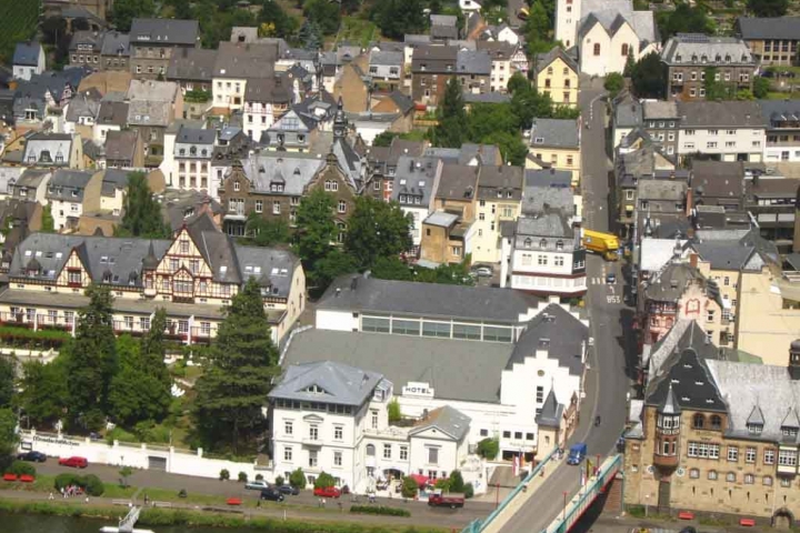 Blick von der Burg auf den Stadtteil Traben - unser Haus ist zu sehen