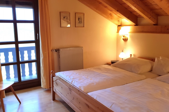 Schlafzimmer mit zusätzlichem TV
