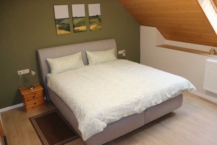 Schlafzimmer 1