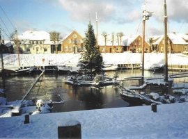 Verschneiter Museumshafen von Carolinensiel