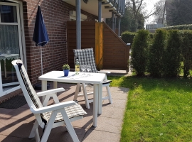 Stüwes Ferienoase III - Hausansicht Garten 