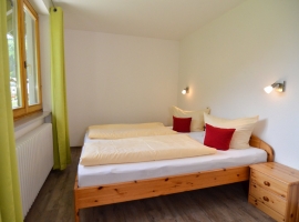 Wohnungsbeispiel: Schlafzimmer mit Doppelbett