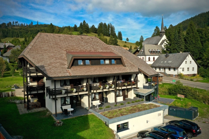 Schwarzwaldmädel-Ferienwohnungen | Haus Michaela mit Hallenbad