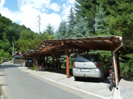 PKW Carport´s - für jedes Objekt steht 1 Platz bereit - hier ist auch Platz für Fahrräder/ Motorräder