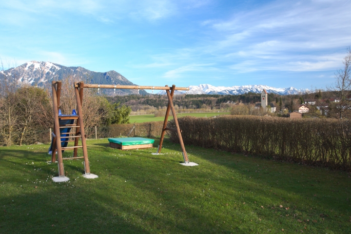 Hauseigener Spielplatz für die Kleinen