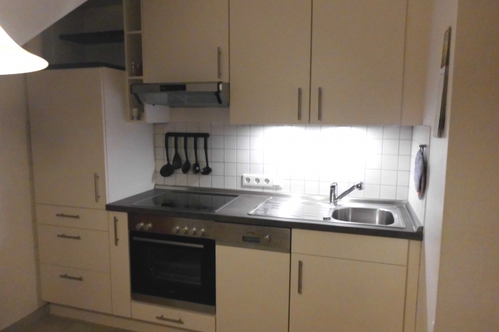 Nr. 34: neue Küche mit Herd, Backofen und Spülmaschine