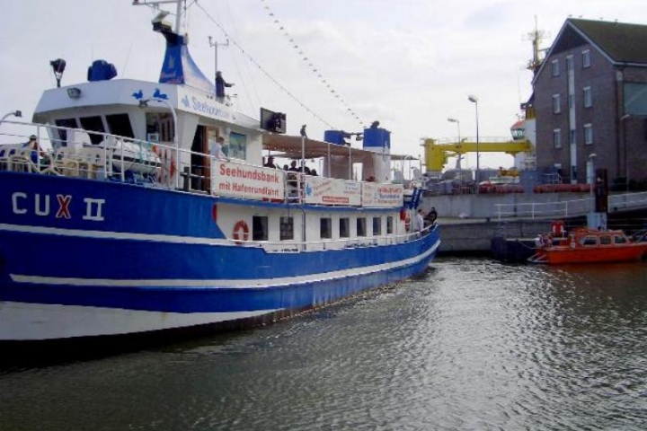 Ausflugsdampfer für Hafenrundfahrten