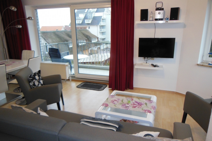 Sitzgruppe im Erker der Wohnung, hell und freundlich