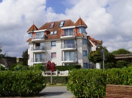 Haus Strandschlößchen grenzt an den Kurpark von Haffkrug