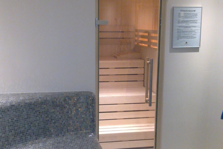 Der gemütliche Wellnessbereich mit Sauna, Dampfbad, Fußbecken und Ruhebereich