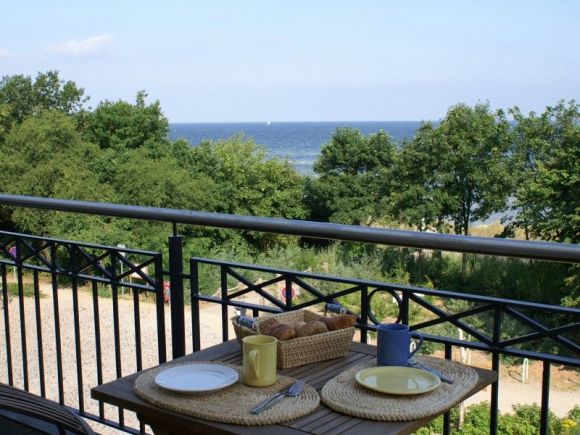 Ferienwohnung Sonnennest | Frühstück auf der Terrasse mit Blick auf die Ostsee