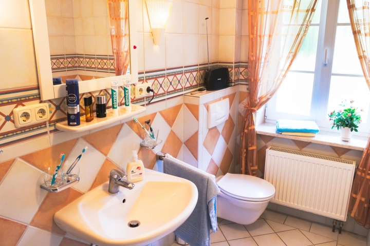 Badezimmer Bild 1, Wohnung D