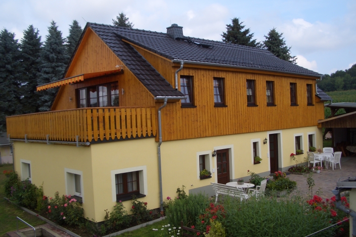 Ferienhaus mit 3 FeWo´s und Carport