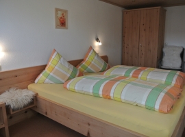 Doppelbettschlafzimmer aus Zirbelholz 
mit beruhigender Wirkung