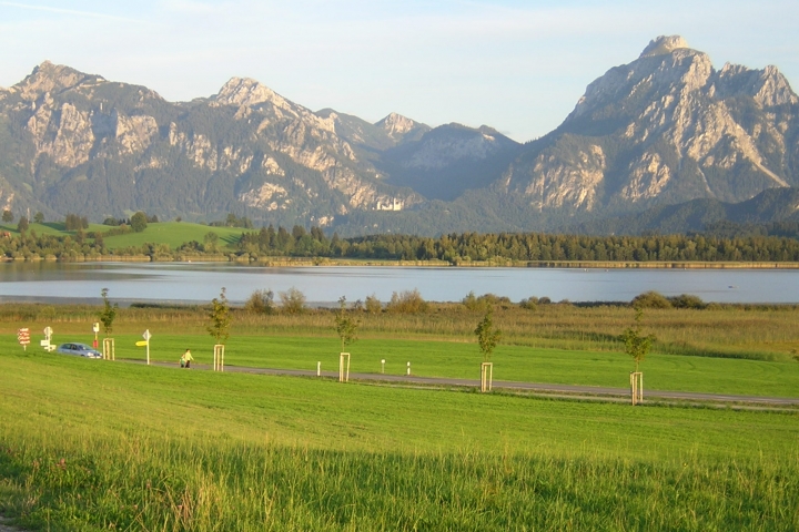 Blick beim Wandern um den Hopfensee