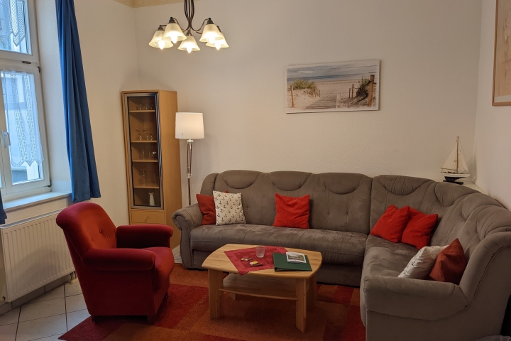 Ferienwohnungen im Haus Eintracht | Wohnzimmer: Blick auf die Sitzgruppe