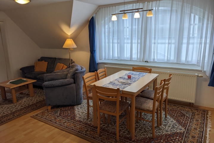 Ferienwohnungen im Haus Eintracht | Wohnzimmer mit Essplatz