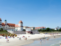 Blick von der Seebrücke zum Kurhaus