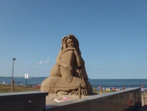 Sandskulptur am Binzer Badestrand