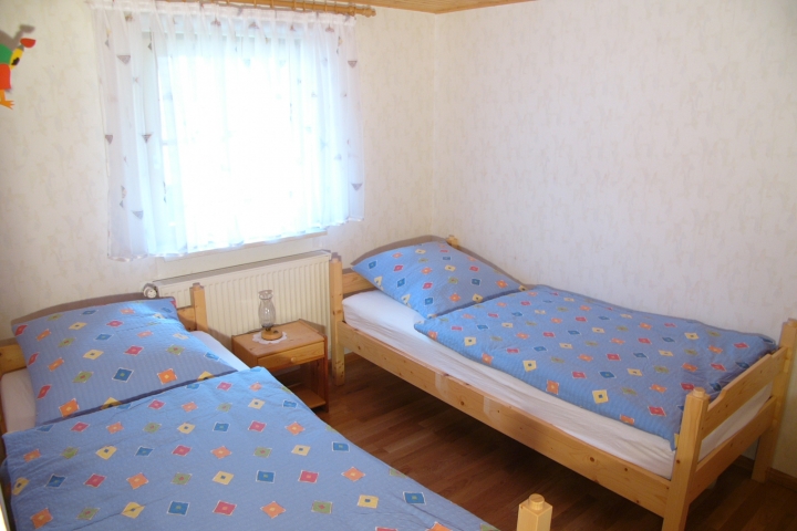 Schlafzimmer mit 2 Einzelbetten
