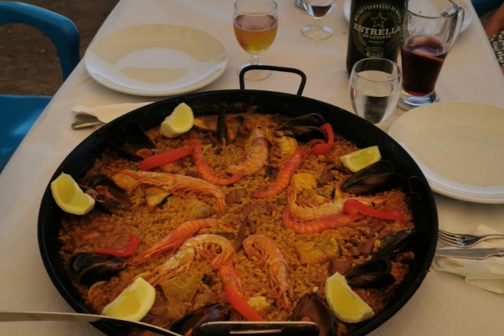 Paella am Strand