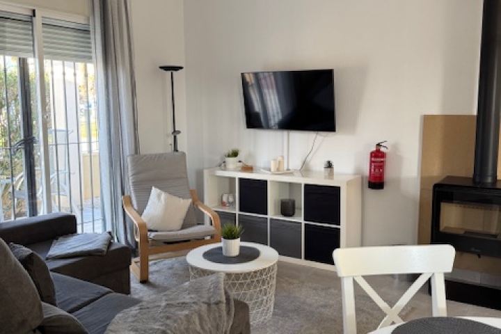 Wohnbereich mit einem Smart-TV