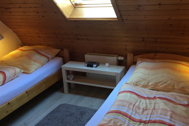 2. Schlafzimmer mit zwei Einzelbetten,Vinyl-Fussboden