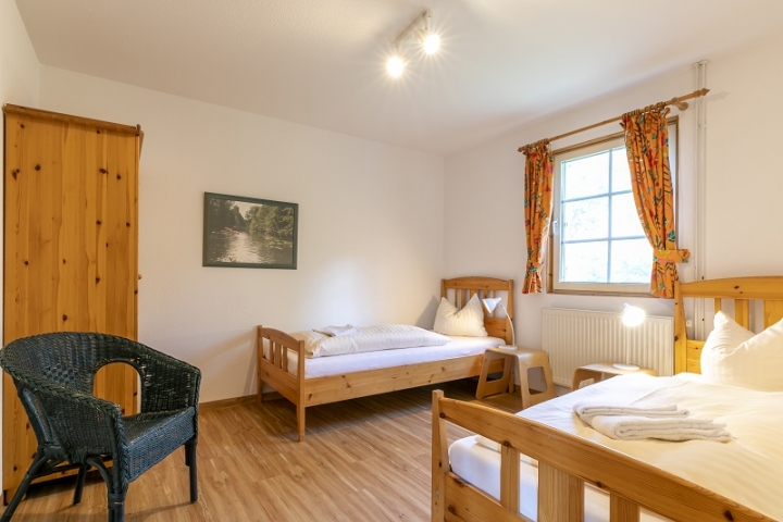 Schlafzimmer 1
