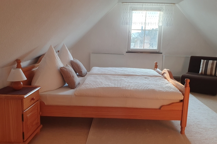 Das erste Schlafzimmer