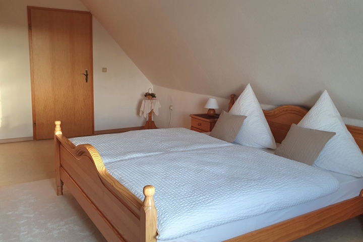 Das erste Schlafzimmer