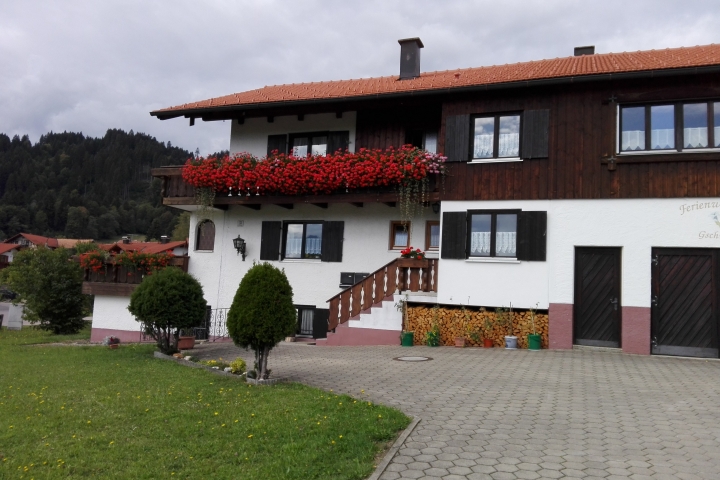 Haus mit Ferienwohnung Gschwend Enzian