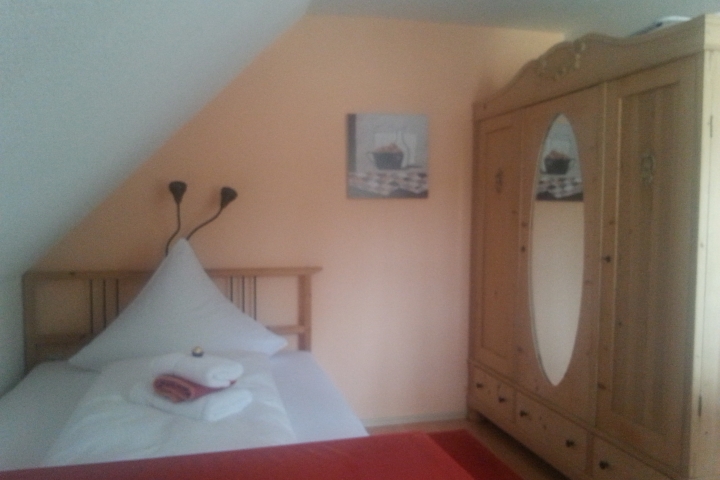 2.Schlafraum mit Bett 1,40m breit ©