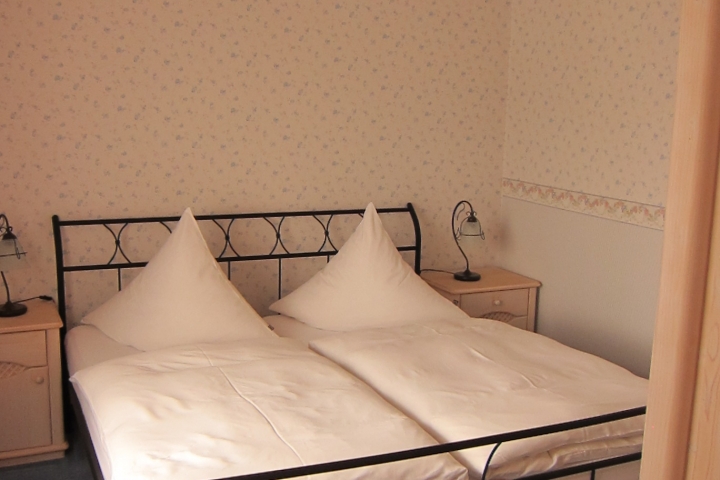 1. Schlafzimmer 