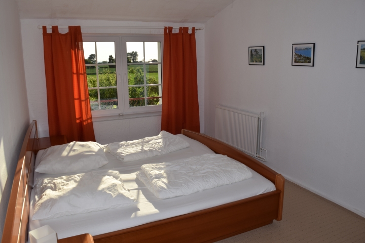 Schlafzimmer mit Doppelbett