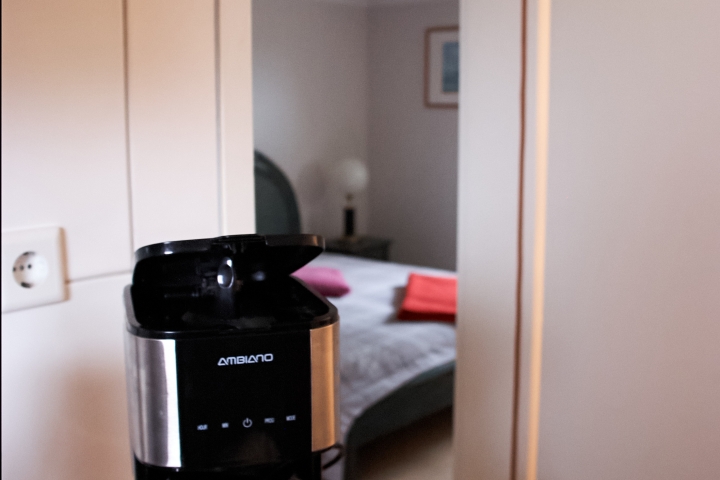 Blick ins Schlafzimmer 1