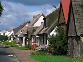 Ulrichshorst ist ein ruhiges Dörfchen. Nur eine Straße, größtenteils einseitig bebaut. 