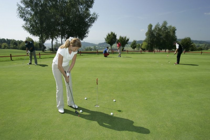 zahlreiche Golfplätze in unmittelbarer Umgebung