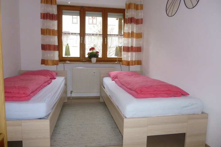 hier das 2. Schlafzimmer. Die Betten haben die Größe von 2,0 x 0,9 m
